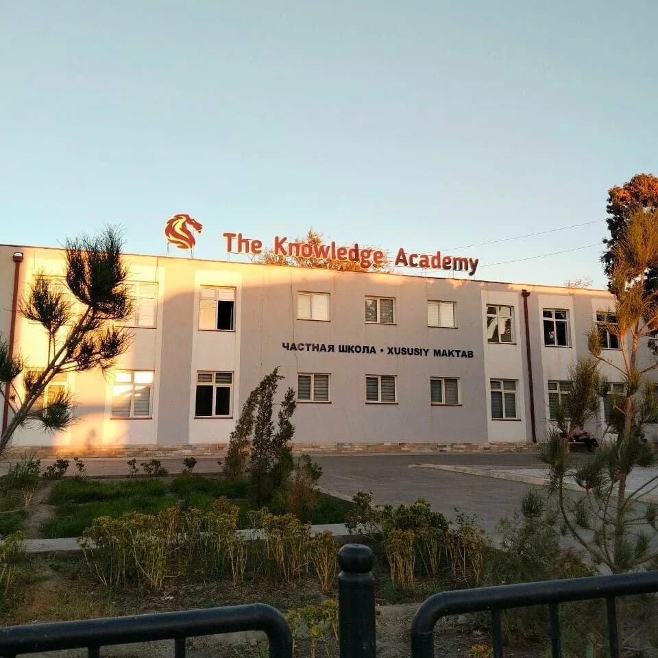 The Knowledge Academy — Yuqori maktab