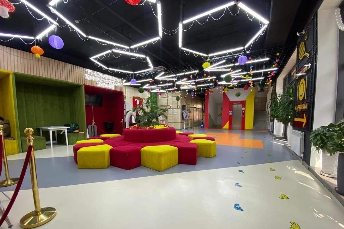 Лаунж-зона Thompson Innovation Zone