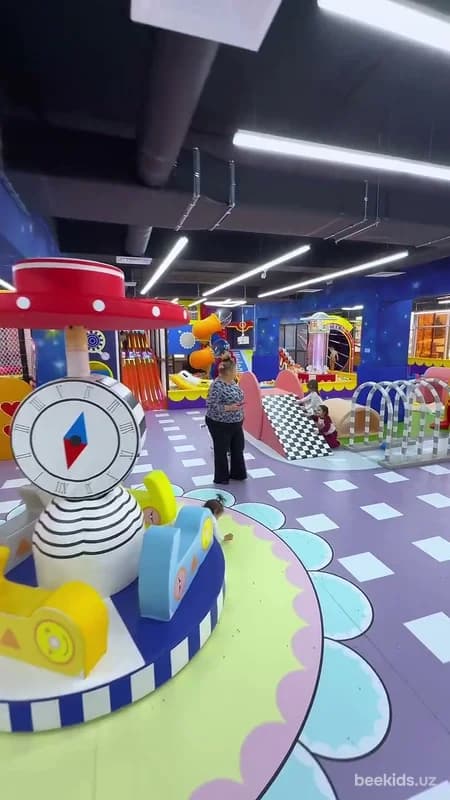 Карусель и игровая зона
