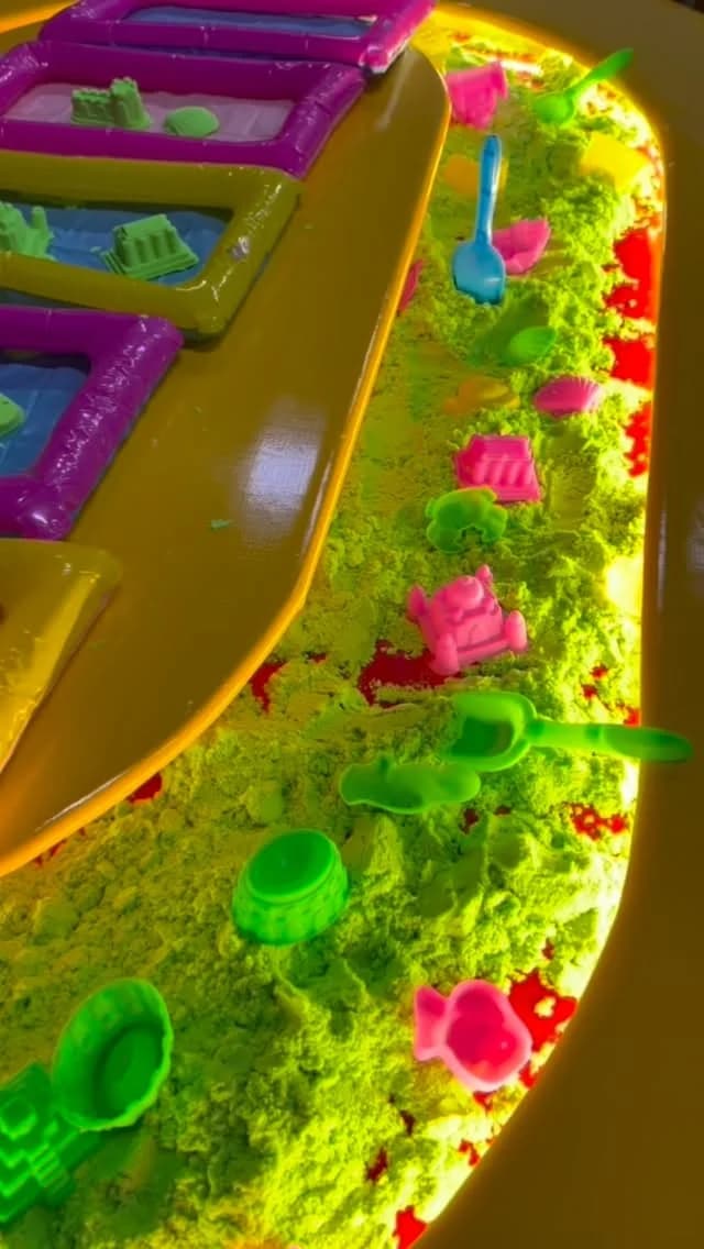 Кинетический песочный бассейн в Kinders Park